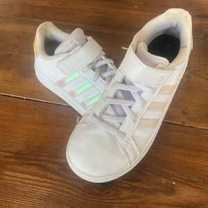 Girl size 2 Adidas court shoes